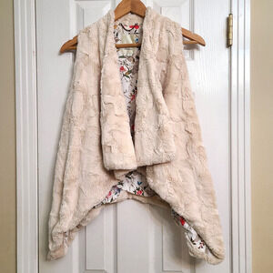 Elevenses Anthropologie Faux Fur Waterfall Drape Open Vest Cream Boho Chic SMALL